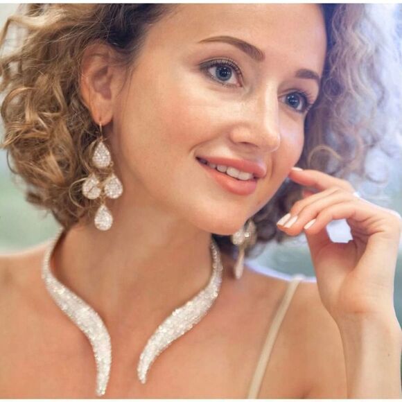 Amrita Singh Ayla Drop Earrings - Picture 2 of 3